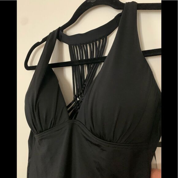 Bar III black swim top, brand new, straps in the back, size Med - Picture 4 of 9